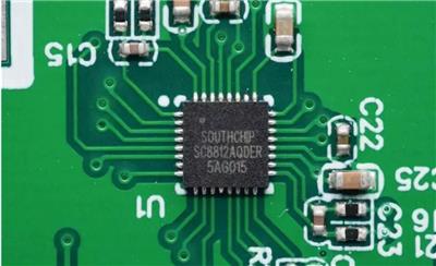 SC8812A是一颗同步升降压充电管理控制芯片，可以支持反向放电操作