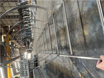 中铁标准化钢爬梯生产厂家镀锌钢爬梯护笼厂房爬梯钢爬梯建筑爬梯深井基坑镀锌爬梯可焊接