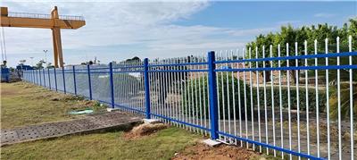 小区围墙实用型蓝白色三横杆锌钢护栏