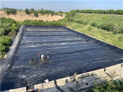 新疆阿勒泰垃圾填埋场调节池改造施工