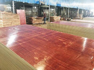 南阳地区出售二手旧建筑模板胶合板覆模板壳子板长条板木模板多层模板 二手旧黑建筑模板红建筑模板批发市场
