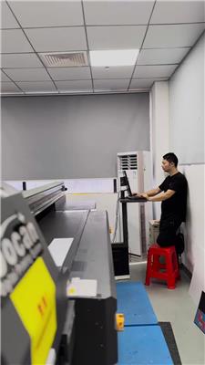 深圳亚克力板喷绘 模型材料印刷喷绘加工厂