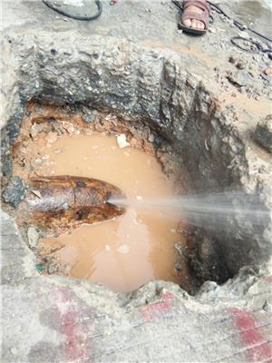 东莞石排检测家装管道漏水，自来水管漏水探测，暗管查漏维修