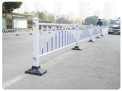 优质城市护栏 道路交通护栏 人车道分流栅栏 道路隔离栅 可移动护栏 交通安全设施