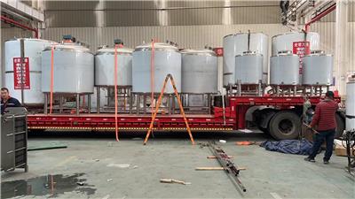 啤酒厂生产啤酒的设备配置定做厂家 产量10吨的啤酒设备