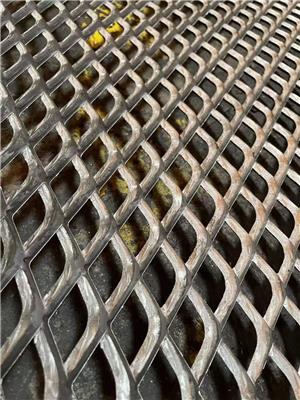 广东销售钢板网 不锈钢鱼鳞网 冲压拉伸扩张网 小孔钢板网 可生产加工，有毛刺
