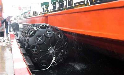 供应船用充气式橡胶靠球 充气船舶用防撞护舷厂家