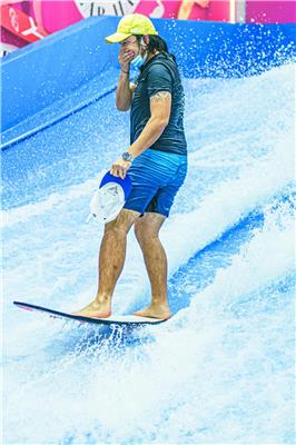 水上乐园冲浪设备人造池恒温系统滑板水上游乐厂移动型安装快捷漫波游乐