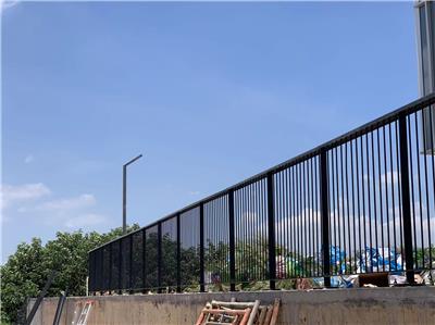 书奎筛网供应 锌钢围墙 锌钢护栏 隔离护栏 铁艺护栏