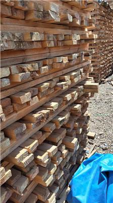 红河州蒙自市建筑木方 朝阳坡本地松木材 建筑工程支模材料 尺寸标准不变形
