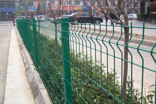 韶关道路护栏网 公路护栏 铁艺护栏 广州厂家各种规格可定做