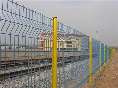 厂家 供应桃型柱护栏 绿化带三角折弯护栏 河堤防护网