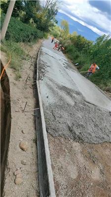 云南生產18-20-30公分路沿鋼模板 水泥道路建筑成型模 長度可定制