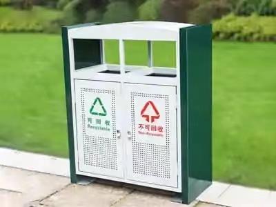重庆旅炬环保垃圾桶岗亭移动厕所工厂发货