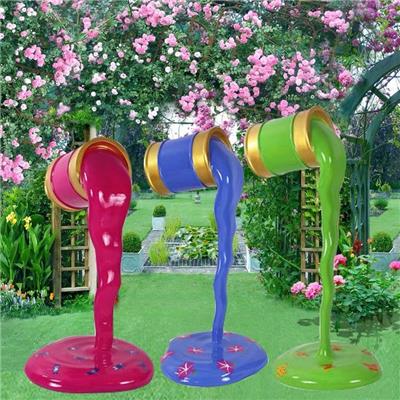 油漆桶雕塑模型,大型玻璃钢油漆桶摆件,抽象景观雕塑