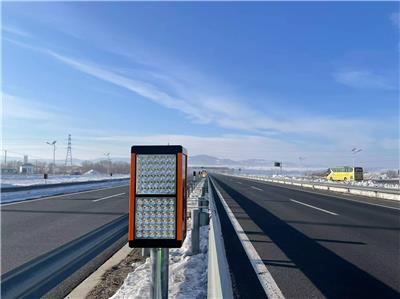 雾区公路诱导灯应用场景