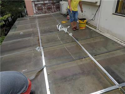 南宁市楼顶防水补漏楼顶渗水维修公司楼顶漏水补漏堵漏