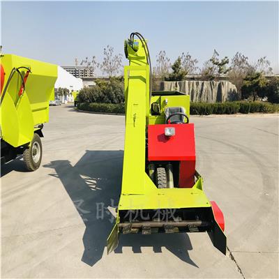 新疆福田底盘小型三轮清粪车 柴油农用牛羊粪便刮粪车报价