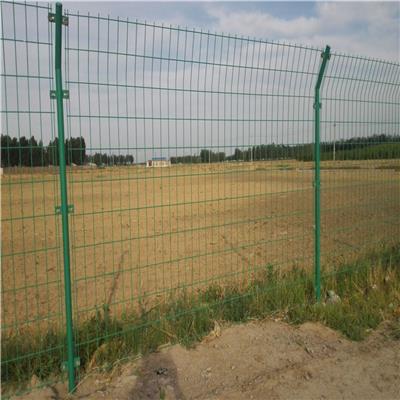 特价批发销售高速公路护栏网 双边护栏防护网 铁丝网围栏多钱一米