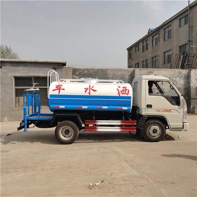 厂家直销工地环卫降湿洒水车 小型多功能洒水车