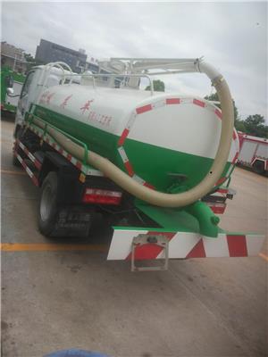 泉州东风5吨吸粪车