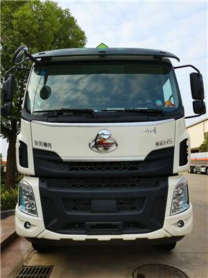 湖北楚胜油罐车直销 柳汽乘龙小三轴运油车