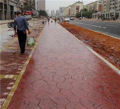 重庆艺术压花地坪材料 生态压膜地坪模具直供