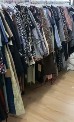 5000件品牌撤柜连衣裙清仓处理