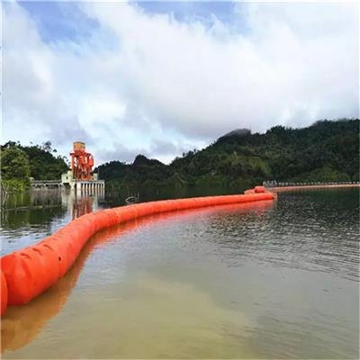 绿水青山水库堤坝口用一字型串连挡住垃圾拦渣浮筒