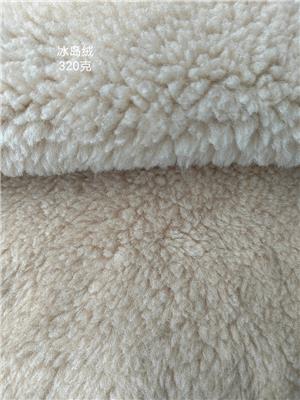 保暖棉服高调现身，**秋冬寒风