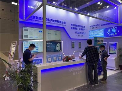 医生呼叫系统：电脑端显示患者信息，医生可选择系统顺呼的方式呼叫患者