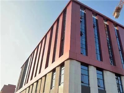 覆膜金属板覆膜复合金属墙板木纹美丽板