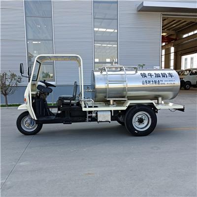 牧场犊牛饲喂三轮车 牛犊喂奶电动三轮车