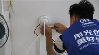 江西欧曼午休课桌椅教育装备生产 欢迎咨询 中山市欧曼教育装备供应