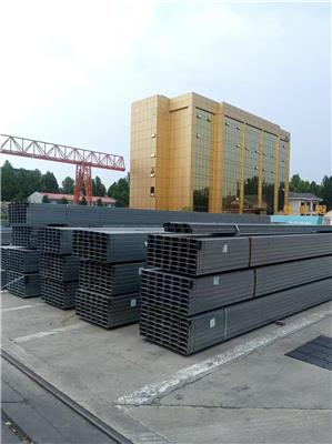 神龙拜耳光伏车棚支架设计方案