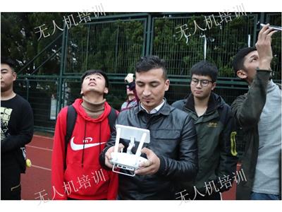 奉贤区成人无人机培训足球培训 来电咨询 上海知飞航空科技供应