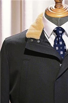 新郎西服定制选哪家好？汀礼西服定制给你靠谱之选