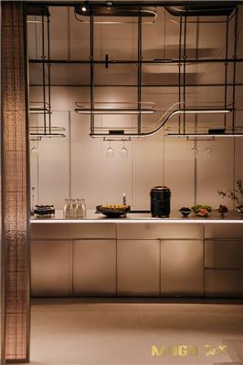 不锈钢柜体、家具与吊架定制：如何选择靠谱之选