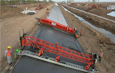 全断面排水灌溉现浇机、T形农田灌溉现浇机及河道坡面混凝土现浇机械厂家推荐