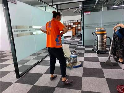 揭秘工厂与商用地毯清洗：奶渍去除难题轻松克服